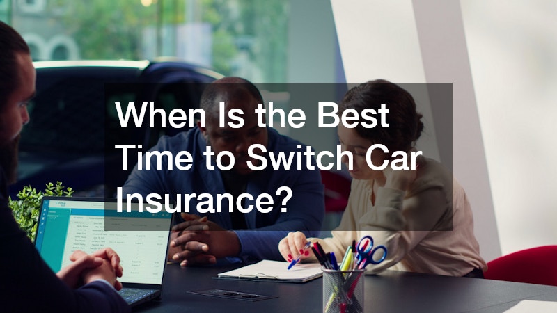 couple in a car insurance office